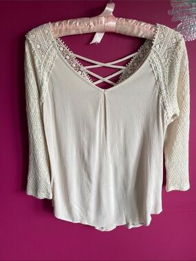 Vintage ✨Miss Me Cream Lace Trim Crisscross Back 3/4 sleeve Top ✨